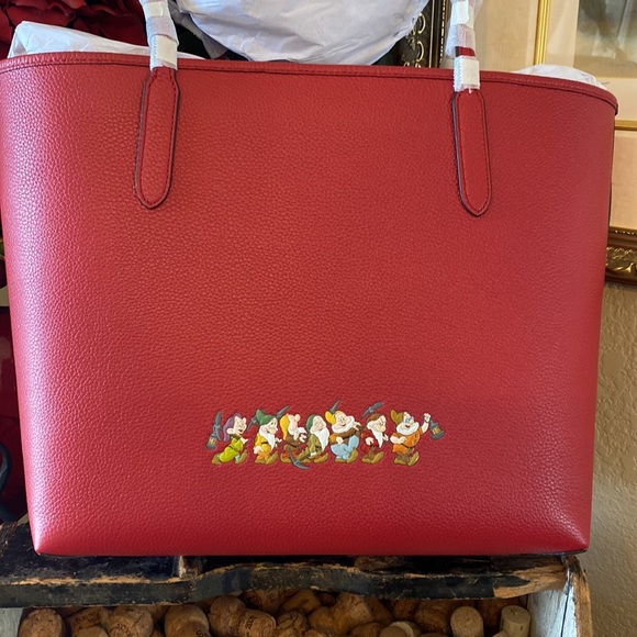 Disney X Coach City Tote Snow White and Evil Queen - Picture 3 of 5